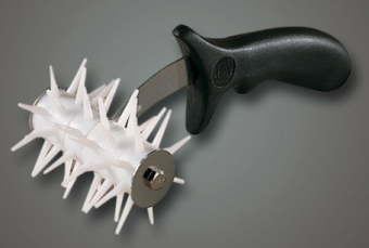 Перфоратор для теста роликовый American Metalcraft DD5703 в ШефСтор (chefstore.ru)